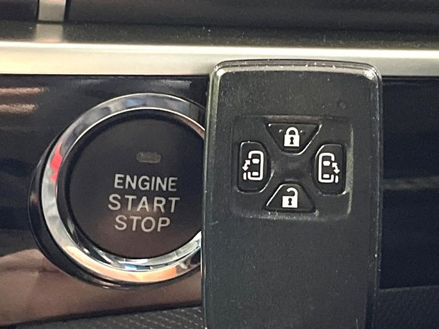 �y�X�}�[�g�L�[�z�J�o����|�P�b�g�ɓ��ꂽ�܂܂ł��h�A�̎{���E�������\�ȃX�}�[�g�L�[�𑕔��B�G���W���̃I���E�I�t�����J�M�����o���K�v����������Ƃ��Ă��֗��ł���