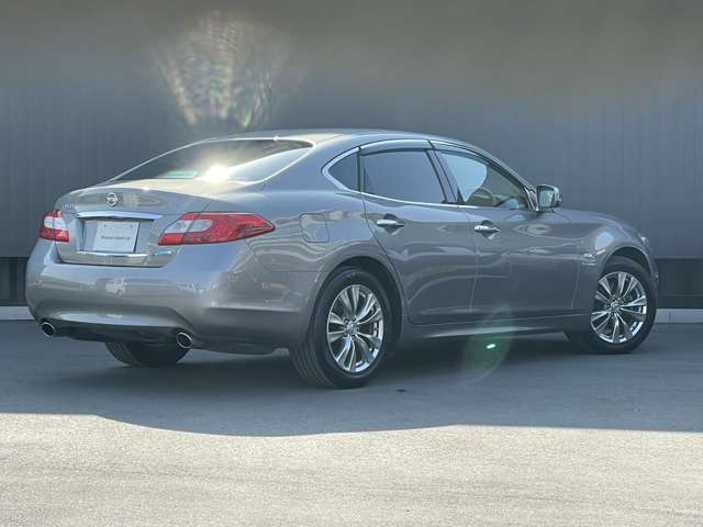 フーガハイブリッド