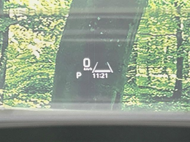 �y�w�b�h�A�b�v�f�B�X�v���C�z���݂̑��x�⑖�s�����f�W�^���\���ŉ^�]�ȑO���̃K���X�ɓ��e!�^�]���A�ڐ������炳���K�v�ȏ����m�F�ł���̂łƂ��Ă��֗��ň��S!