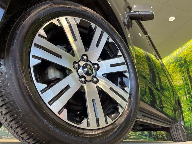 �y����18�C���`�A���~�z�C�[���z�O�ςɃ}�b�`���������A���~�z�C�[���𑕒����Ă���܂��B�e��ЊO�A���~�z�C�[����A�X�^�b�h���X�^�C�����戵�����Ă���܂��B���񂲑��k����������