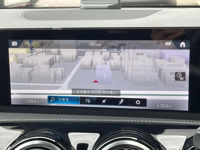 �������i�r:��̊��̂���i�r�́A����������ԓ������o���Ă���܂��BBluetooth�Đ��ȂǃI�[�f�B�I�@�\���[�����Ă���܂��̂ŁA�^�]�����y���߂܂���