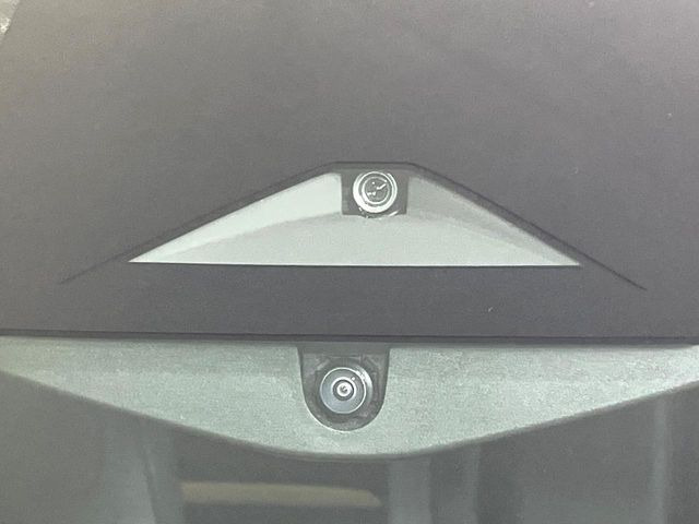 �y�C���e���W�F���g�G�}�[�W�F���V�[�u���[�L�z�t�����g�J�����őO���̎ԗ�����s�҂����m�B�Փ˂������Ȏ��͏Փ˔�Q�y���u���[�L���쓮�A�Փˉ�����T�|�[�g�B�����S�Ƀh���C�u�����y���݂��������܂��B