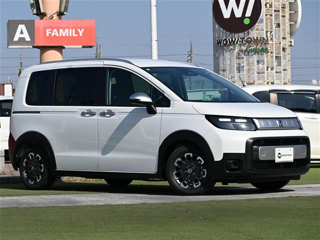 フリード1.5 e:HEV クロスター