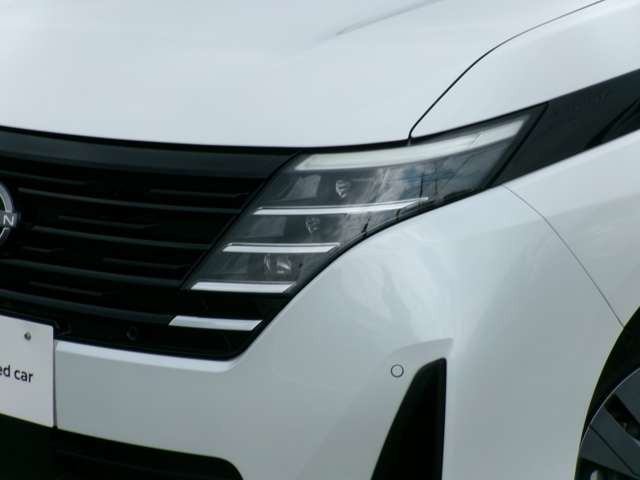 セレナ2.0 XV 助手席スライドアップシート