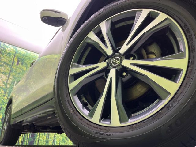 �y����18�C���`�A���~�z�C�[���z�O�ςɃ}�b�`���������A���~�z�C�[���𑕒����Ă���܂��B�e��ЊO�A���~�z�C�[����A�X�^�b�h���X�^�C�����戵�����Ă���܂��B���񂲑��k����������