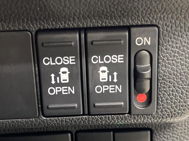 �y�����p���[�X���C�h�h�A�z�X�}�[�g�L�[��^�]�Ȃ̃X�C�b�`�Ō�ȗ����X���C�h�h�A�̊J���\���d��������͂����ăh�A���J����K�v�������A�����Ȃ��q�l�ł��ȒP�ɊJ���߂ł����K�ł���