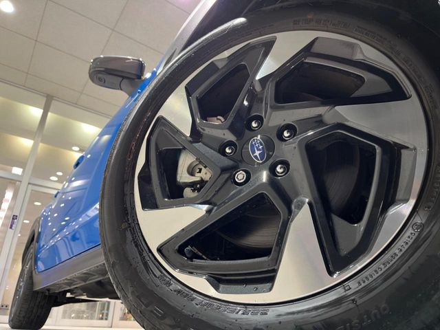 �y����18�C���`�A���~�z�C�[���z�O�ςɃ}�b�`���������A���~�z�C�[���𑕒����Ă���܂��B�e��ЊO�A���~�z�C�[����A�X�^�b�h���X�^�C�����戵�����Ă���܂��B���񂲑��k����������