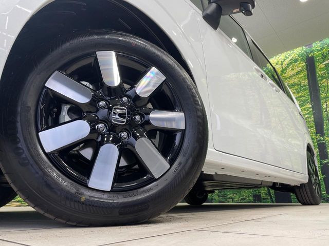 �y����15�C���`�A���~�z�C�[���z�O�ςɃ}�b�`���������A���~�z�C�[���𑕒����Ă���܂��B�e��ЊO�A���~�z�C�[����A�X�^�b�h���X�^�C�����戵�����Ă���܂��B���񂲑��k����������