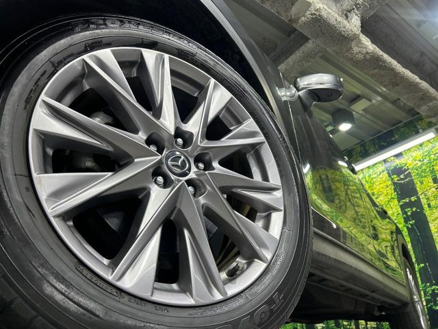 �y����19�C���`�A���~�z�C�[���z�O�ςɃ}�b�`���������A���~�z�C�[���𑕒����Ă���܂��B�e��ЊO�A���~�z�C�[����A�X�^�b�h���X�^�C�����戵�����Ă���܂��B���񂲑��k����������