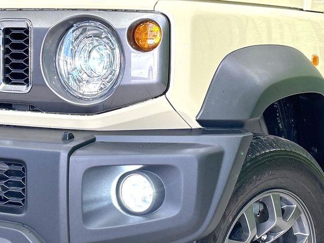 �yLED�w�b�h���C�g�z���V����ԑ��s�����ǍD�Ȏ��E���m�ۂ����S���ĉ^�]�ł��鍂�P�xLED�w�b�h���C�g�𑕔�!�_�����x�������A����d�͂��}�����Ă��܂��B