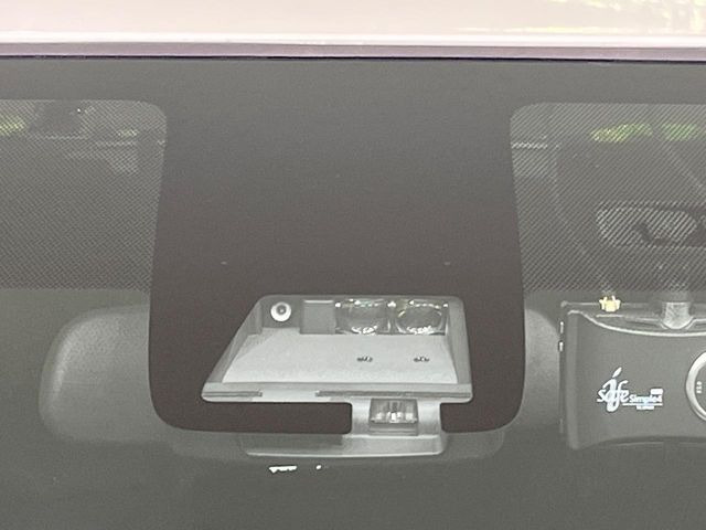 �y�g���^�Z�[�t�e�B�Z���X�z���s���ɑO���̎ԗ�����F�����A�Փ˂������Ȏ��͌x��ƃu���[�L�ŏՓˉ���Ɣ�Q�y�����A�V�X�g�B�����S�Ƀh���C�u�����y���݂��������܂��B