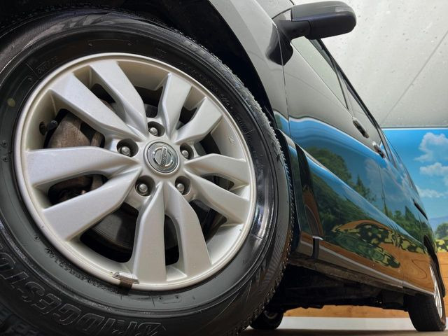 �y�����A���~�z�C�[���z�O�ςɃ}�b�`���������A���~�z�C�[���𑕒����Ă���܂��B�e��ЊO�A���~�z�C�[����A�X�^�b�h���X�^�C�����戵�����Ă���܂��B���񂲑��k����������