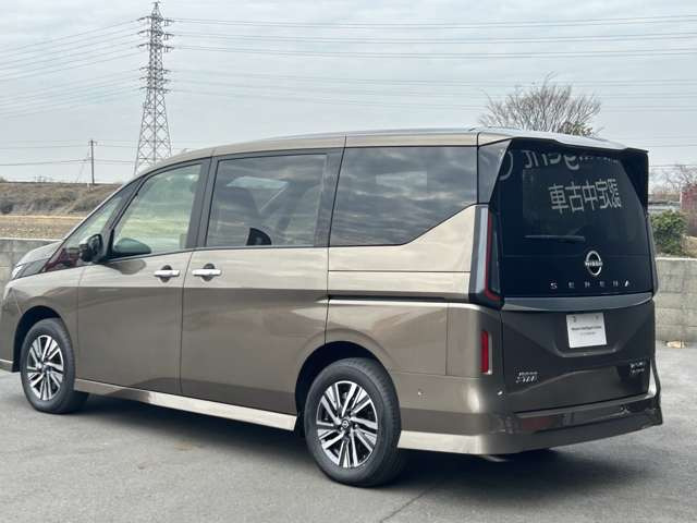 セレナ1.4 e-4ORCE ハイウェイスターV 4WD