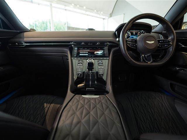 当店の最寄り駅は 九産大前駅、JR香椎駅 となります。