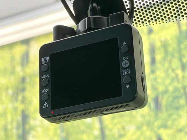 �y�h���C�u���R�[�_�[�z�h���C�u���R�[�_�[����!���s���͂������A������^�]�⎖�̂ɑ��������ہA�f���ŋL�^���A����̃��X�N�ɔ����܂��B���L�^�pSD�J�[�h�͂��q�l�����g�ł��������������K�v������܂��B