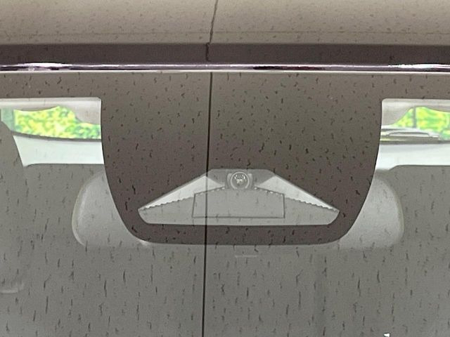 �y�z���_�Z���V���O�z���s���ɑO���̎ԗ�����F�����A�Փ˂������Ȏ��͌x��ƃu���[�L�ŏՓˉ���Ɣ�Q�y�����A�V�X�g�B�����S�Ƀh���C�u�����y���݂��������܂��B