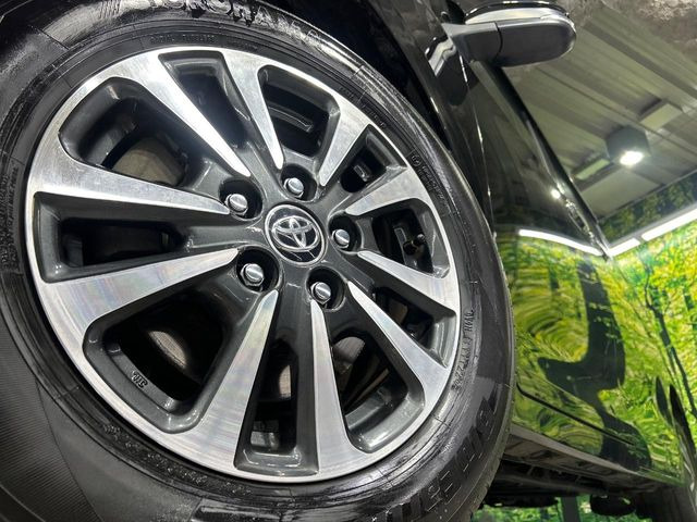 【純正15インチアルミホイール】外観にマッチした純正アルミホイールを装着しております。各種社外アルミホイールや、スタッドレスタイヤも取扱いしております。是非ご相談ください♪