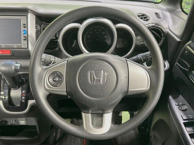 �y�X�e�A�����O�X�C�b�`�z�^�]���A�O������ڐ������炷���ƂȂ��A�I�[�f�B�I���̑��삪�\�ȕ֗��@�\!���S&���K�ȃh���C�u�����o���Ă���܂���