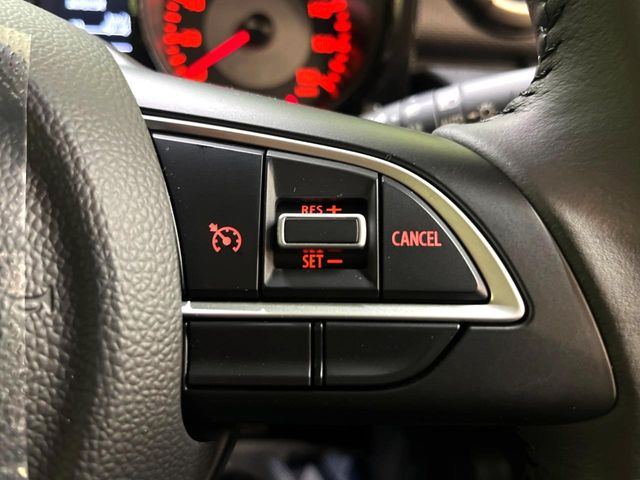 �y�N���[�Y�R���g���[���z�������H�����N���N���s�B�A�N�Z���𗣂��Ă���葬�x�ő��s���ł��A�������^�]���̕��S���y��!�����E�������ȒP�ȃX�C�b�`����Œ����ł��܂��B