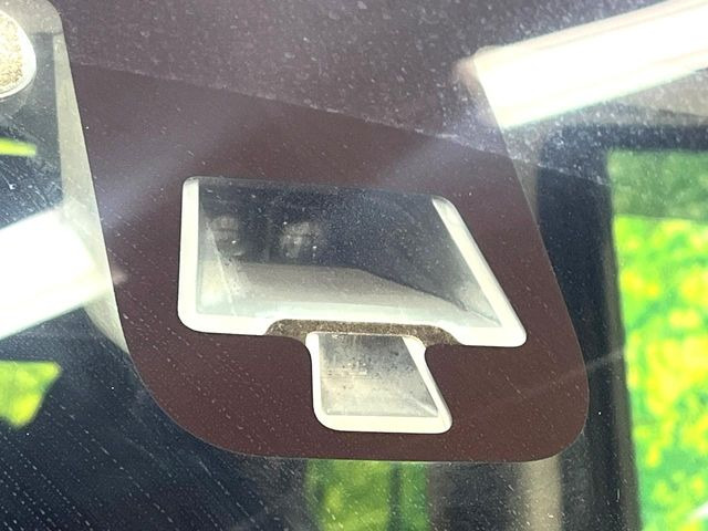 �y�G�}�[�W�F���V�[�u���[�L�z���s���ɑO���̎ԗ�����F�����A�Փ˂������Ȏ��͌x��ƃu���[�L�ŏՓˉ���Ɣ�Q�y�����A�V�X�g�B�����S�Ƀh���C�u�����y���݂��������܂��B