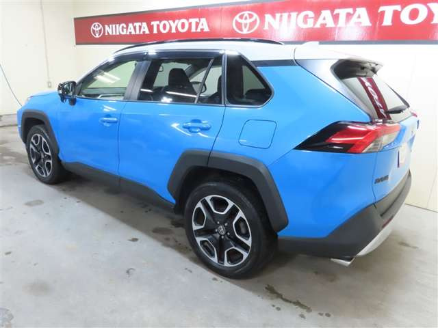 RAV42.0 アドベンチャー 4WD