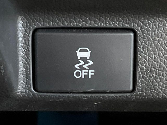 �y������h�~���u�z�ԗ��̉���������m����ƁA�����I�Ɏԗ��̐i�s������ۂ悤�Ɏԗ��𐧌䂵�܂��B�J�̓��ȂǊ���₷���H�ʏ󋵂ł����S�ȉ^�]���\�ł��B