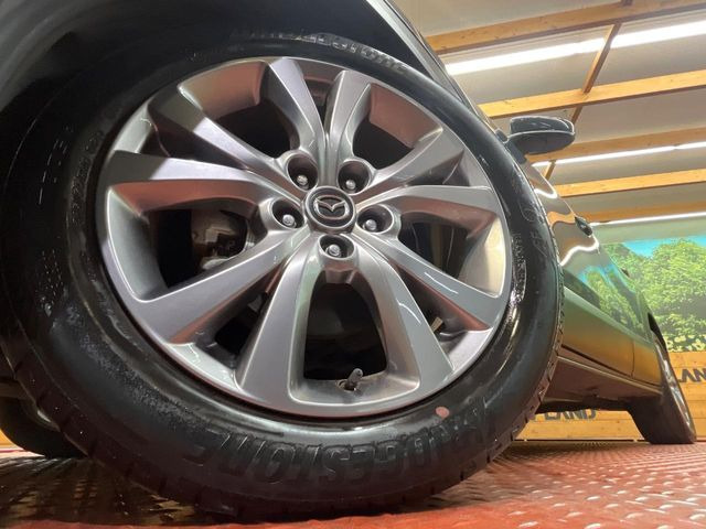 �y����18�C���`�A���~�z�C�[���z�O�ςɃ}�b�`���������A���~�z�C�[���𑕒����Ă���܂��B�e��ЊO�A���~�z�C�[����A�X�^�b�h���X�^�C�����戵�����Ă���܂��B���񂲑��k����������