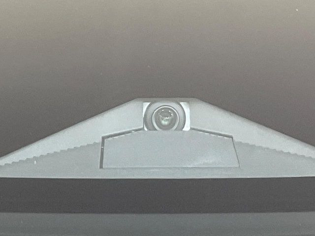 �y�z���_�Z���V���O�z���s���ɑO���̎ԗ�����F�����A�Փ˂������Ȏ��͌x��ƃu���[�L�ŏՓˉ���Ɣ�Q�y�����A�V�X�g�B�����S�Ƀh���C�u�����y���݂��������܂��B