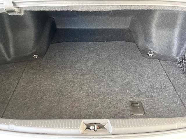 ���i�̂���������ʋ΁A���}���ɏ\���ȉ׎��X�y�[�X���m�ۂ��Ă���܂��B