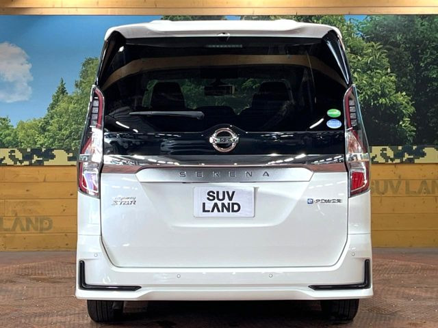 安心の最長10年・走行無制限保証(有償)をご用意。保証内容も充実はもちろん、無料点検&オイル交換や、年中無休の全国・24時間ロードサービスも付帯されておりますのでご安心下さい。