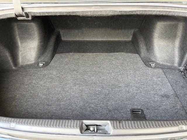 ���i�̂���������ʋ΁A���}���ɏ\���ȉ׎��X�y�[�X���m�ۂ��Ă���܂��B