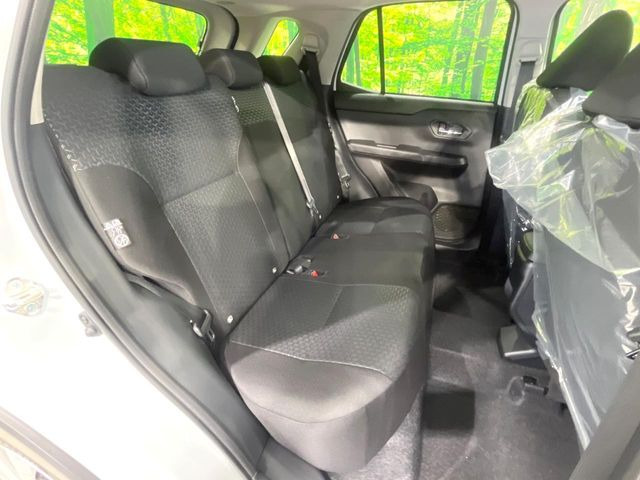 ���i���ȃI���W�i���t���A�}�b�g���I�v�V�����ɂĂ��p�ӂ��Ă���܂��B���D���ȃf�U�C����J���[�����Ԃɍ��킹�đI��ł����������Ƃ��ł��܂���