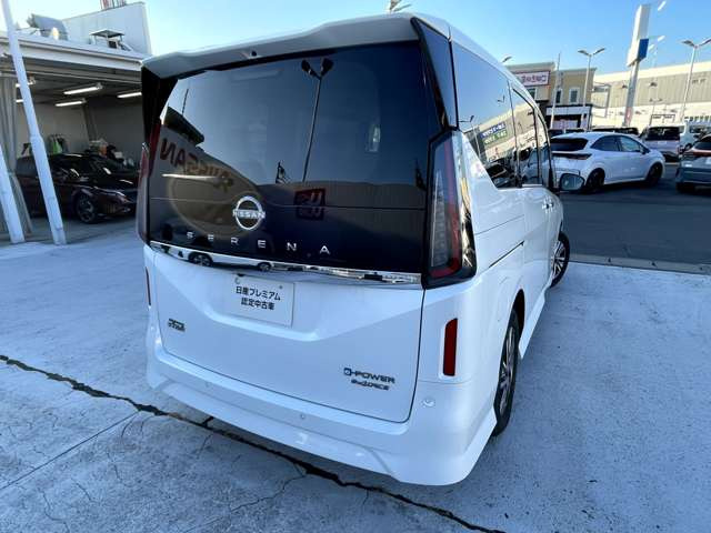 セレナ1.4 e-4ORCE ハイウェイスターV 4WD