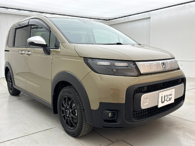 フリード1.5 e:HEV クロスター 4WD