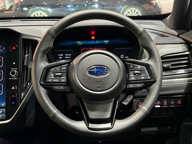 �y�����v�����X�e�A�����O�z�㎿�Ȋv���g�p���邱�ƂŁA��ɂ����������݂ƂĂ��^�]���₷���n���h���ł���