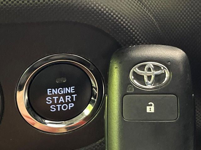 �y�X�}�[�g�L�[�z�J�o����|�P�b�g�ɓ��ꂽ�܂܂ł��h�A�̎{���E�������\�ȃX�}�[�g�L�[�𑕔��B�G���W���̃I���E�I�t�����J�M�����o���K�v����������Ƃ��Ă��֗��ł���