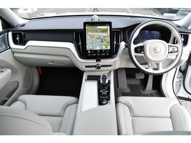 V60ウルトラ T6  AWD プラグインハイブリッド 4WD