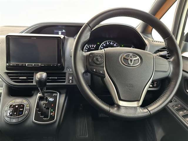 ヴォクシー2.0 ZS 煌 4WD