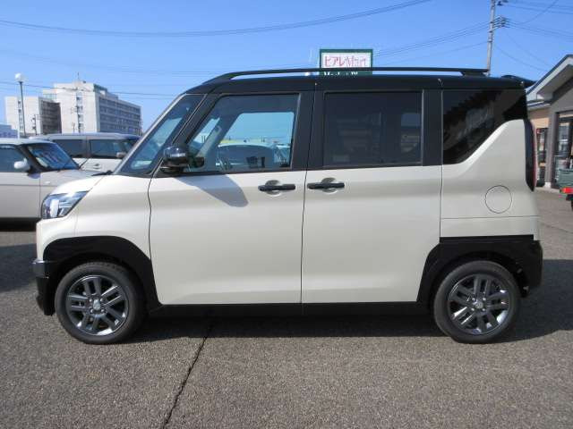 デリカミニT プレミアム 4WD