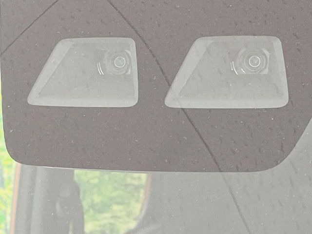 �y�X�}�[�g�A�V�X�g�z���s���ɑO���̎ԗ�����F�����A�Փ˂������Ȏ��͌x��ƃu���[�L�ŏՓˉ���Ɣ�Q�y�����A�V�X�g�B�����S�Ƀh���C�u�����y���݂��������܂��B