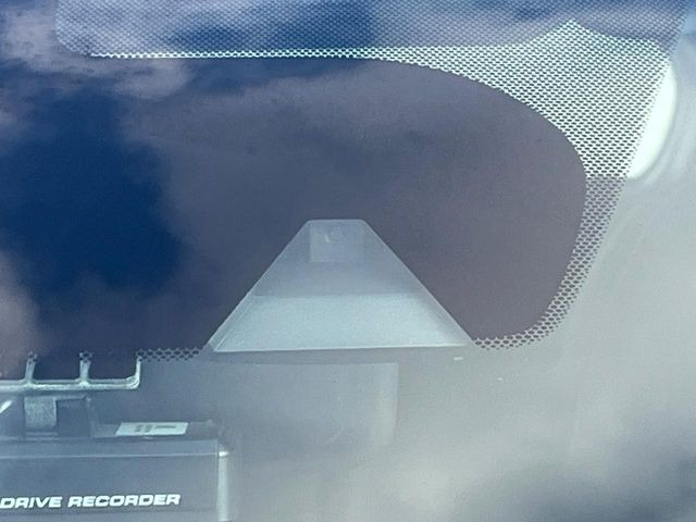 �y�G�}�[�W�F���V�[�u���[�L�z���s���ɑO���̎ԗ�����F�����A�Փ˂������Ȏ��͌x��ƃu���[�L�ŏՓˉ���Ɣ�Q�y�����A�V�X�g�B�����S�Ƀh���C�u�����y���݂��������܂��B