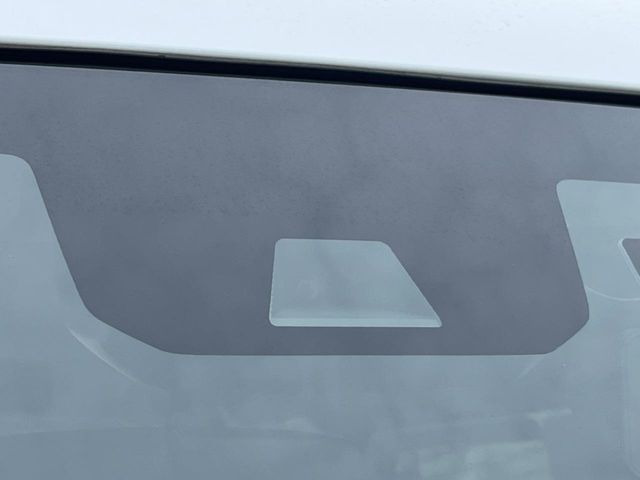 �y�z���_�Z���V���O�z���s���ɑO���̎ԗ�����F�����A�Փ˂������Ȏ��͌x��ƃu���[�L�ŏՓˉ���Ɣ�Q�y�����A�V�X�g�B�����S�Ƀh���C�u�����y���݂��������܂��B