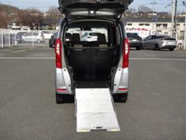 N-BOXカスタムL スロープ 4WD