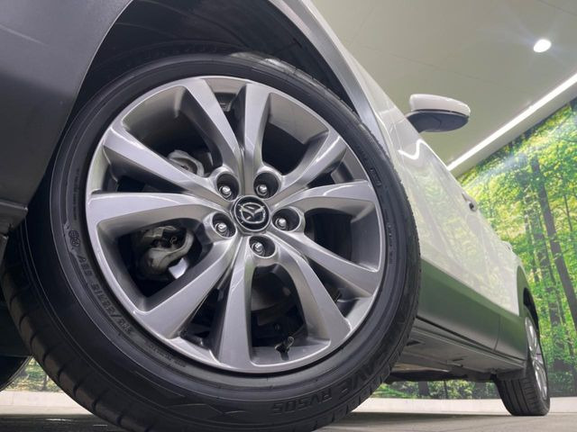 �y����18�C���`�A���~�z�C�[���z�O�ςɃ}�b�`���������A���~�z�C�[���𑕒����Ă���܂��B�e��ЊO�A���~�z�C�[����A�X�^�b�h���X�^�C�����戵�����Ă���܂��B���񂲑��k����������