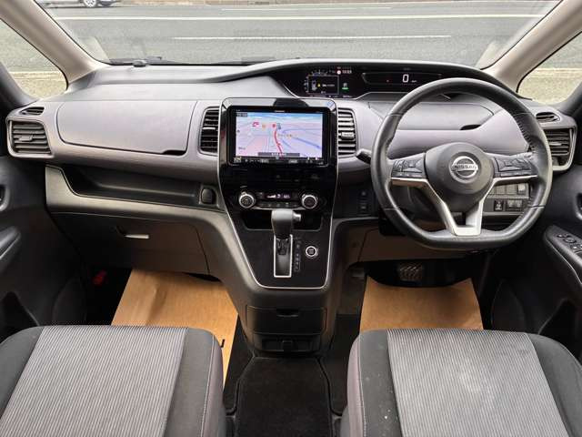 セレナ2.0 ハイウェイスターV 4WD