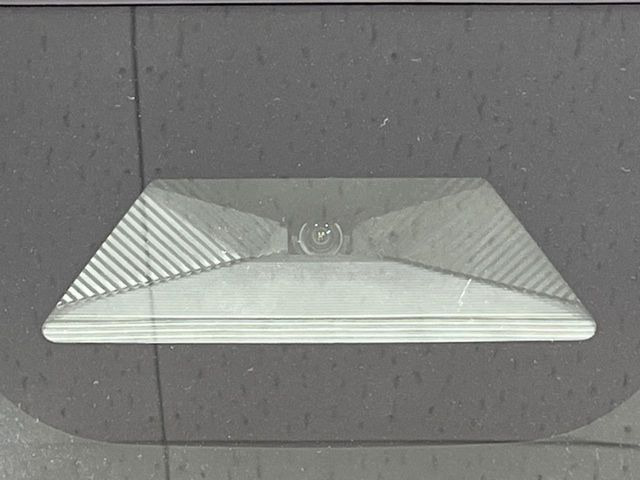 �y�z���_�Z���V���O�z���s���ɑO���̎ԗ�����F�����A�Փ˂������Ȏ��͌x��ƃu���[�L�ŏՓˉ���Ɣ�Q�y�����A�V�X�g�B�����S�Ƀh���C�u�����y���݂��������܂��B