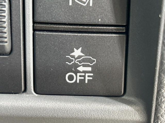 �y�z���_�Z���V���O�z���s���ɑO���̎ԗ�����F�����A�Փ˂������Ȏ��͌x��ƃu���[�L�ŏՓˉ���Ɣ�Q�y�����A�V�X�g�B�����S�Ƀh���C�u�����y���݂��������܂��B