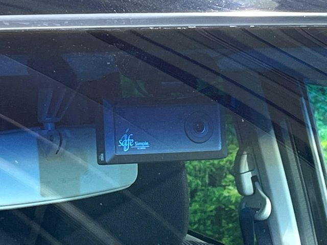 【ドライブレコーダー】ドライブレコーダー装備!走行中はもちろん、あおり運転や事故に遭遇した際、映像で記録し、万一のリスクに備えます。※記録用SDカードはお客様ご自身でご準備いただく必要があります。