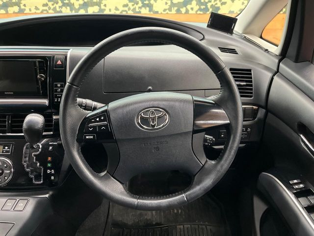 �y�����v�����X�e�A�����O�z�㎿�Ȋv���g�p���邱�ƂŁA��ɂ����������݂ƂĂ��^�]���₷���n���h���ł���