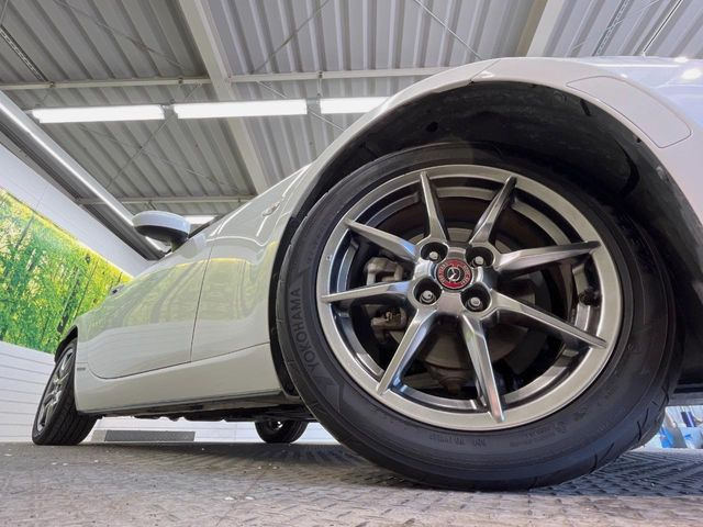 �y����16�C���`�A���~�z�C�[���z�O�ςɃ}�b�`���������A���~�z�C�[���𑕒����Ă���܂��B�e��ЊO�A���~�z�C�[����A�X�^�b�h���X�^�C�����戵�����Ă���܂��B���񂲑��k����������